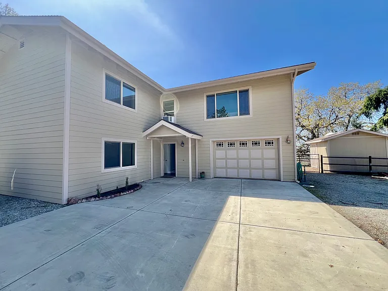 27030 Oakflat Dr — Photo 1