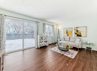 115 N Bergen Rd NW #14, Calgary, AB T3K 1P2