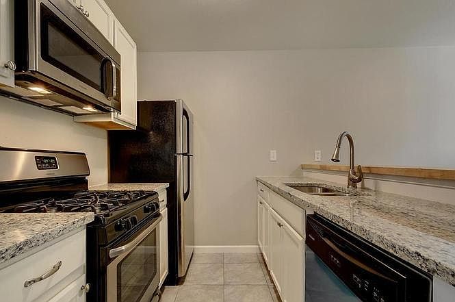 1st image of 1609 Valleyridge Dr #A