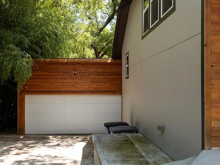 8638 San Leandro Dr — Photo 38