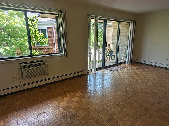 3rd image of 5500 W Higgins Ave APT 3N