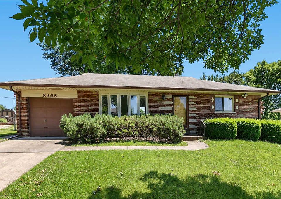 1st image of 8466 Hampstead Dr