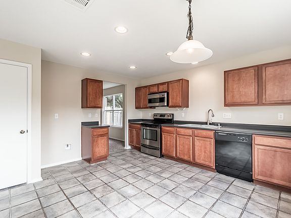 2nd image of 2522 Sunbird Lk
