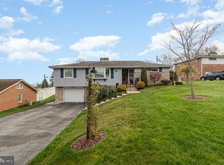 1215 Perry Ln, York, PA 17403