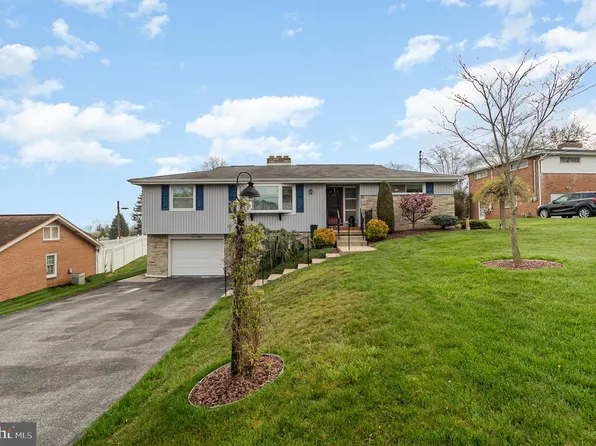 1215 Perry Ln, York, PA 17403