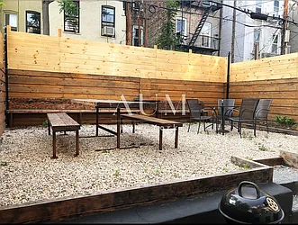 Rented by Nolita Group