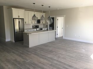 661 Main St #1, Falmouth, MA 02540