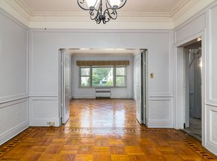 Eastern Pkwy, Brooklyn, NY 11233