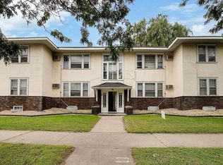 808 5th St SE, Minneapolis, MN 55414