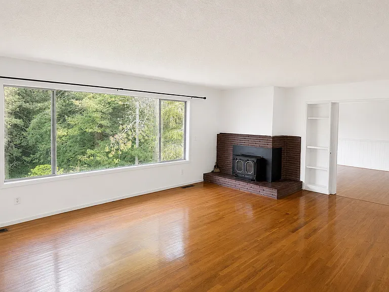 Lucia Ave — Photo 2