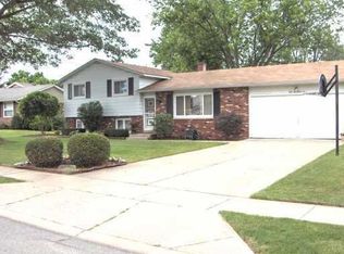 5531 Colonial Ln, South Bend, IN 46614