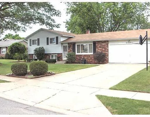 5531 Colonial Ln photo 1