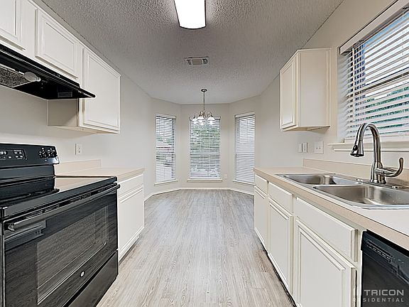 4th image of 2424 Ensenada Ln
