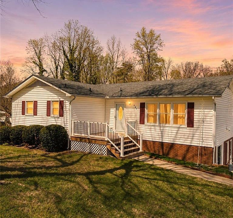 1st image of 307 Brookview Cir