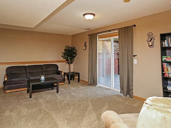 3rd image of 18564 English Ave