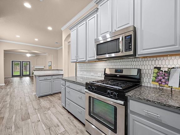 3rd image of 26 Canterborough Pl