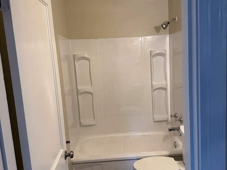 1031 W Whitney Ave — Photo 4