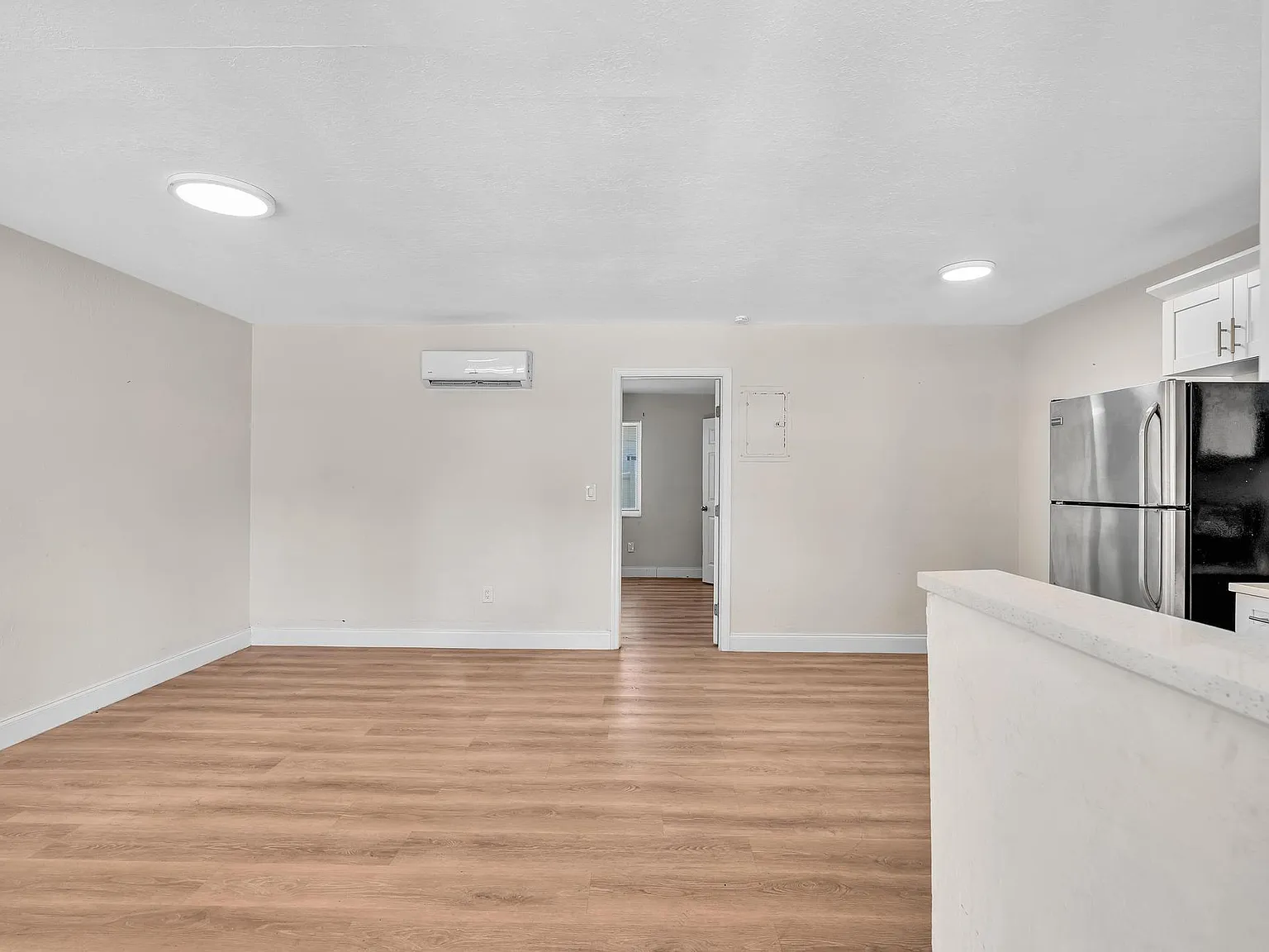 1 bed, 1.0 bath, 3089 sqft, $1,550 — Photo 3