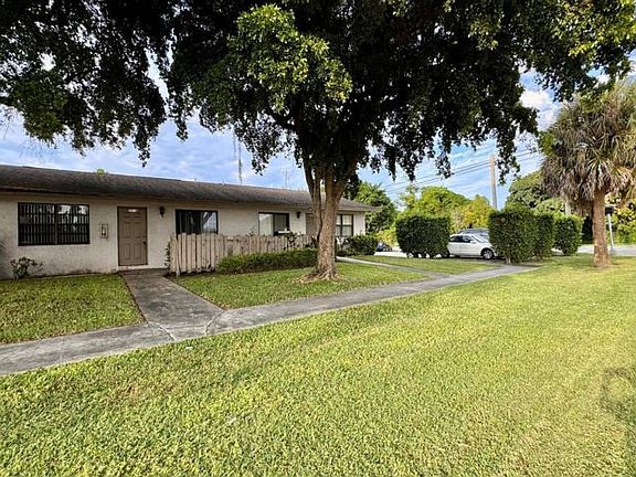 3rd image of 3519 Melaleuca Ln