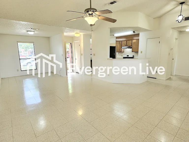 2223 Zia Ct — Photo 4