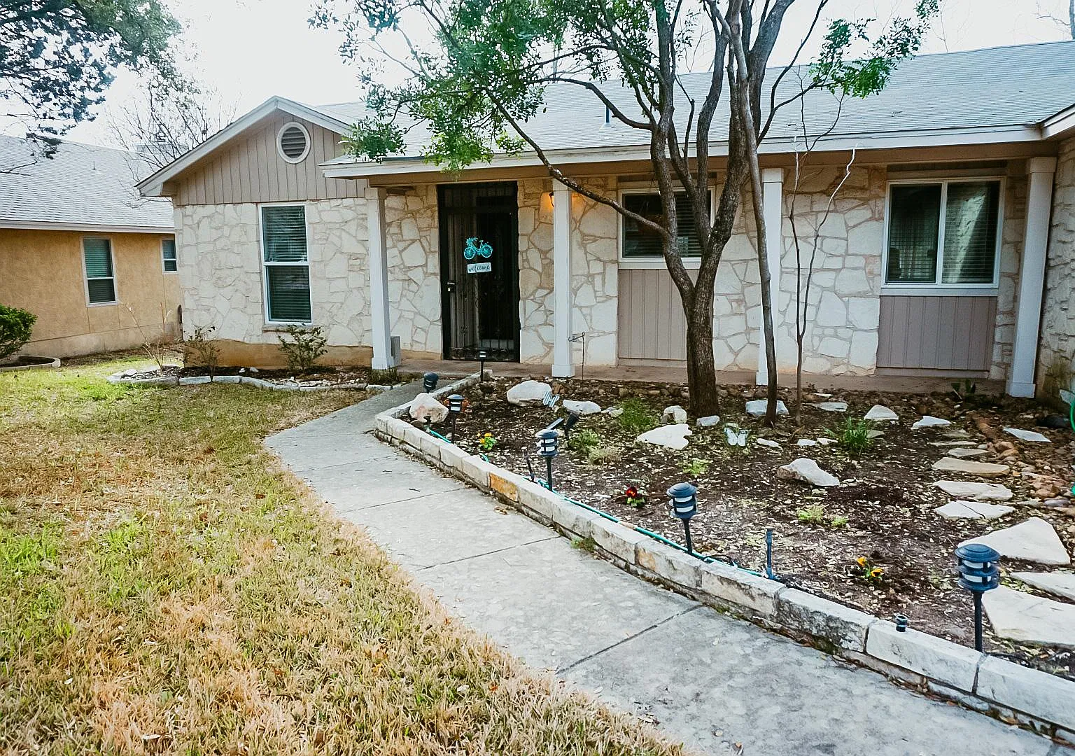 3 bed, 1608 sqft, $2,200 — Photo 3