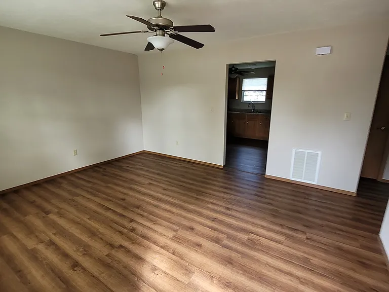 311 Red Bird St #B — Photo 2