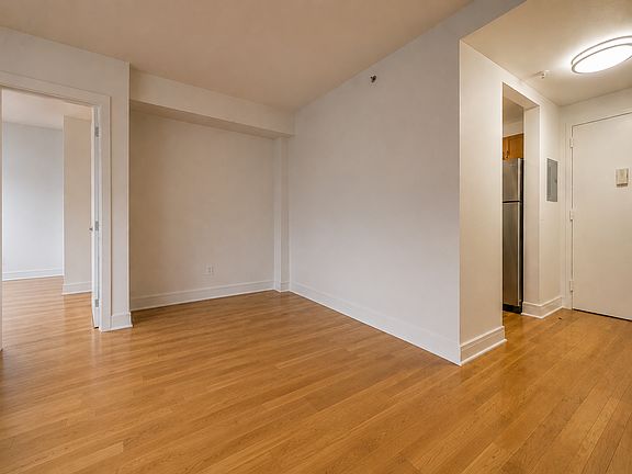 3rd image of 323 W 96th St APT 315