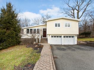 24 Reservoir Pl, Cedar Grove, NJ 07009