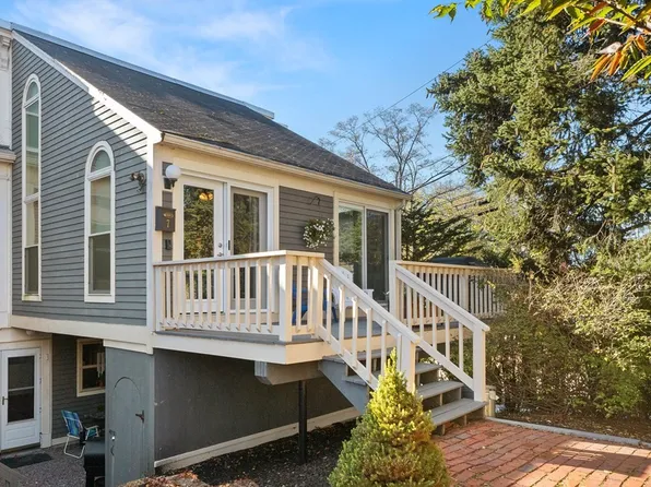 7 Worthen Pl, Haverhill, MA 01830