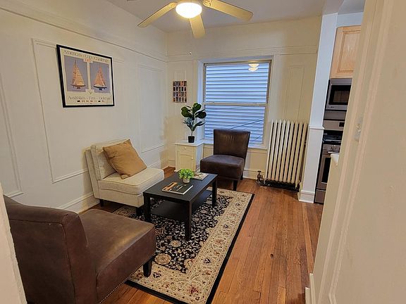 3rd image of 683 W Wrightwood Ave APT 1
