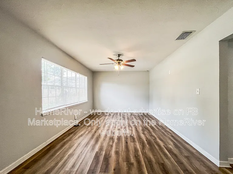 4523 Dolphin Dr — Photo 6