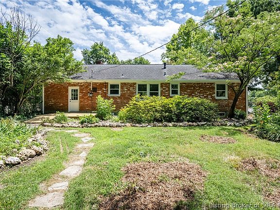 5th image of 803 Pamela Drive