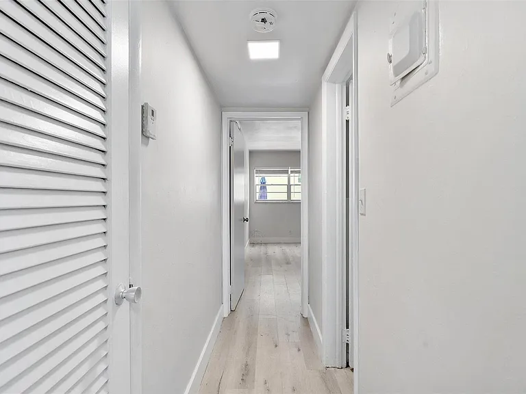 1638 Plunkett St #1 — Photo 20