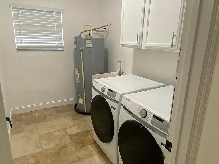 123 E Harding St — Photo 15