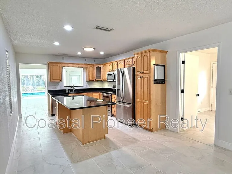 18306 Crawley Rd — Photo 11
