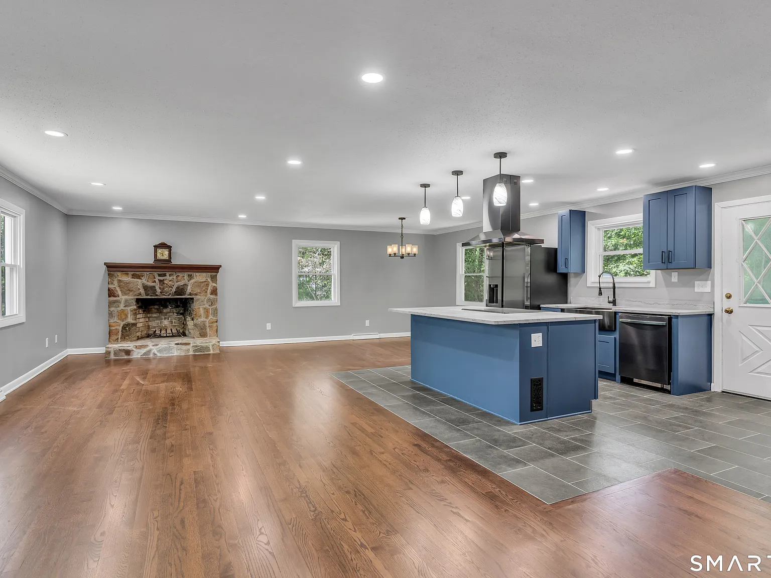 3 bed, 1.0 bath, 1440 sqft, $3,400 — Photo 3
