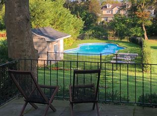 245 Hewlett Neck Rd, Woodmere, NY 11598