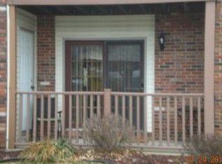 21 Meadowridge Condos E, Columbia, IL 62236