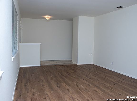 5th image of 4110 Hillswind St