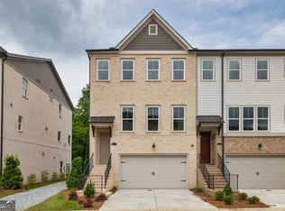 2202 W Village Ln, Smyrna, GA