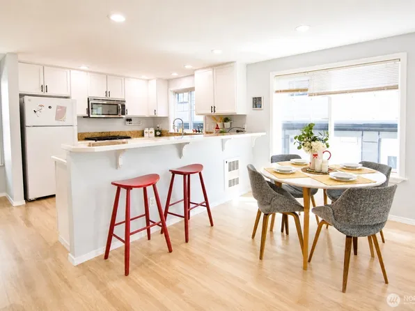 2633 NW 59th Street #B, Seattle, WA 98107