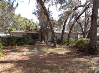 389 Sleepy Hollow Dr, Interlachen, FL 32148