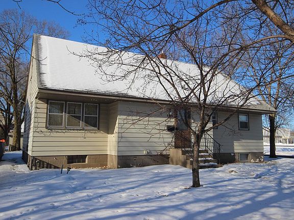 2nd image of 449 32nd Ave N