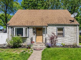 241 Van Buskirk Rd, Teaneck, NJ 07666