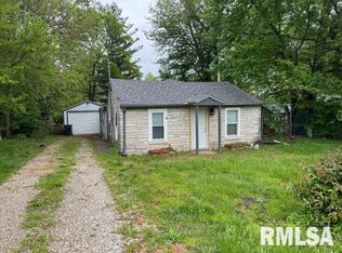 6812 33rd St, Moline, IL 61265