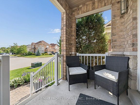 2nd image of 28 Roma Dr