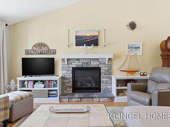5th image of 14507 Lakeshore Dr