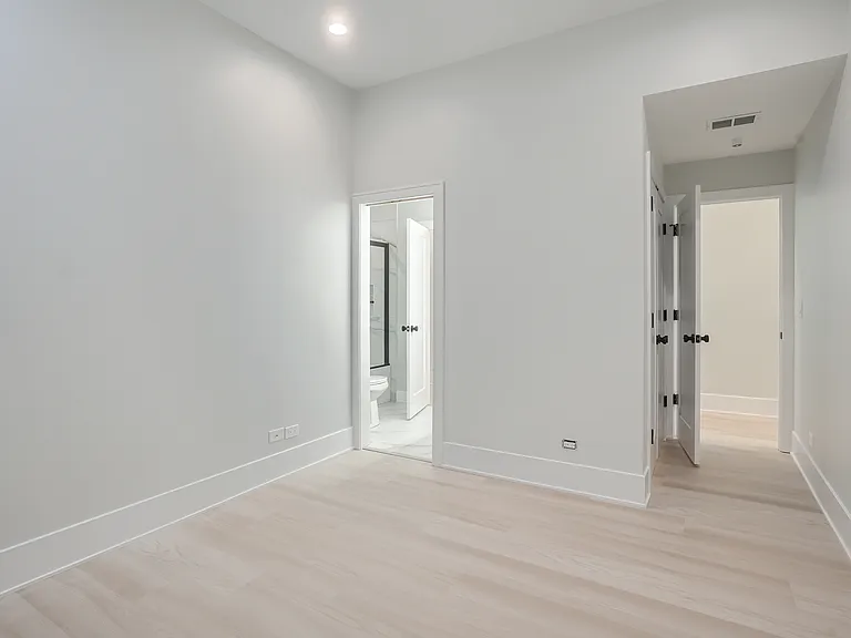 1830 W Cuyler Ave #2 — Photo 21