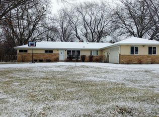 71 Ela Rd, Inverness, IL 60067