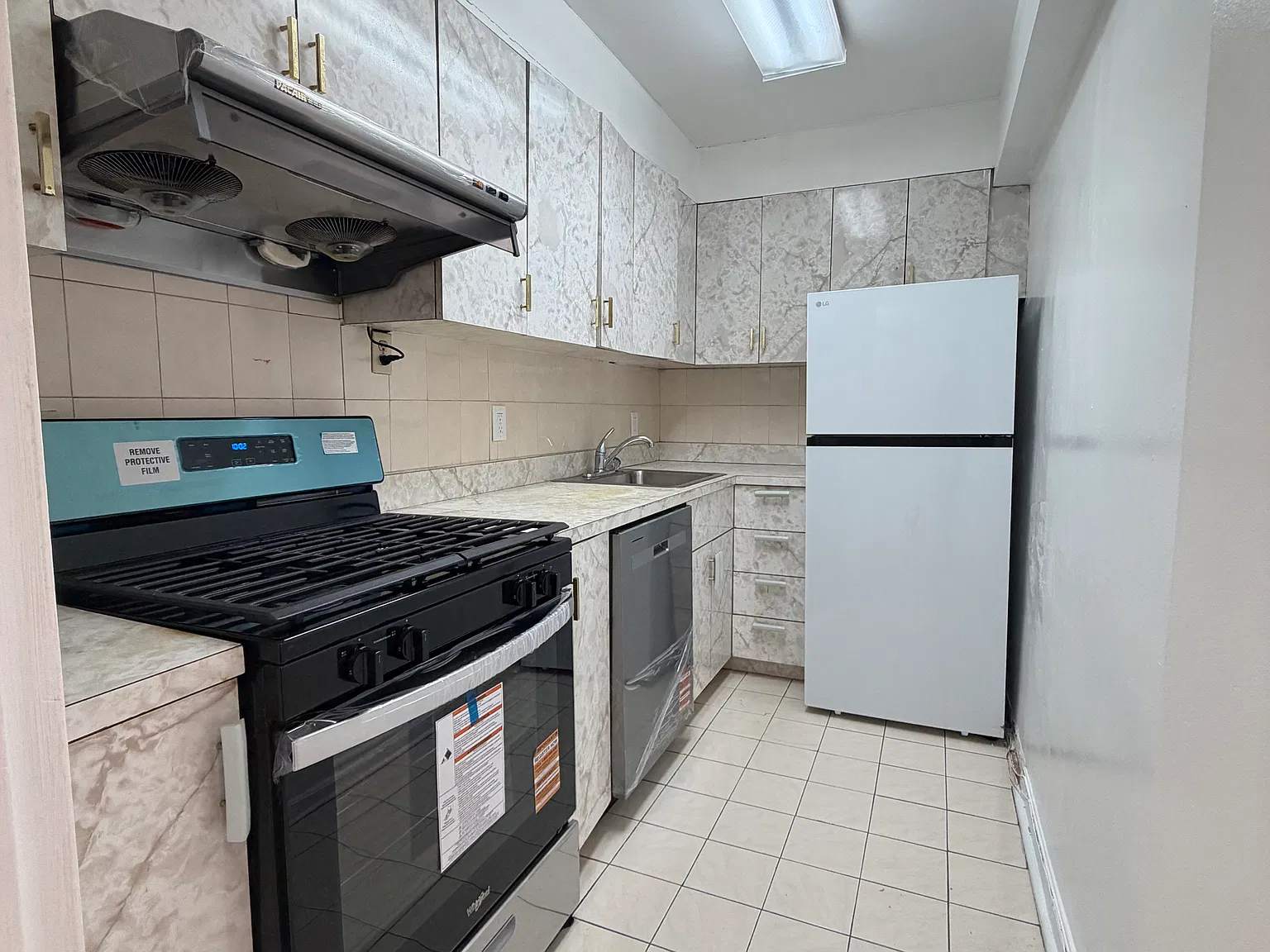 1 bed, 900 sqft, $2,000 — Photo 4